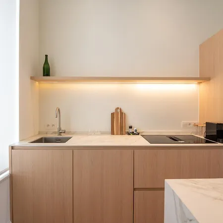 Luxurious Duplex - Park View - Walk To *
